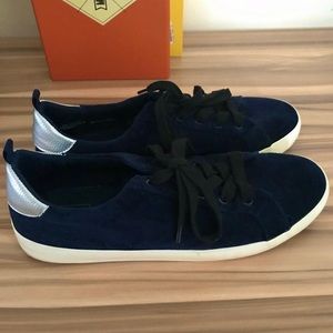 Navy blue velvet shoes-black laces- Gap -women’s 9
